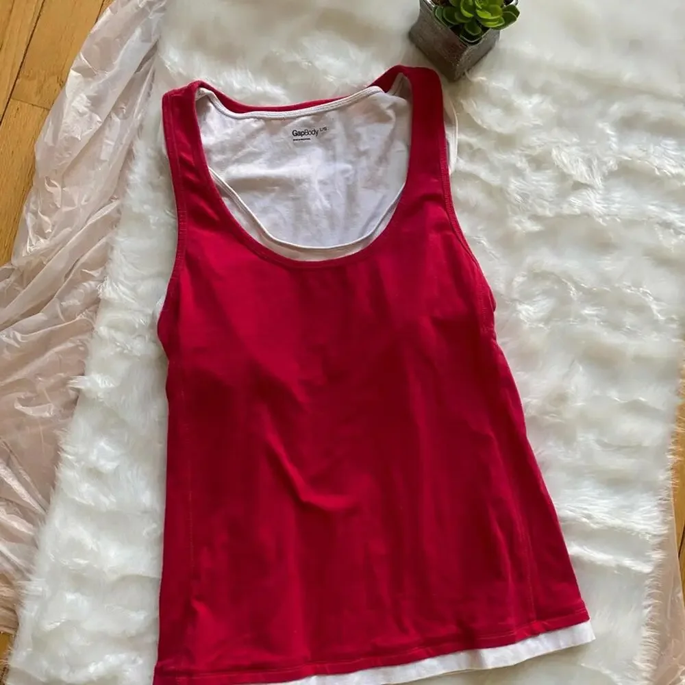 GAP Red Sleeveless Tank Top Size Large